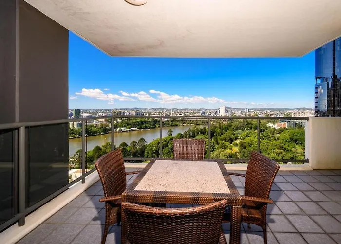 Urban Cbd Elegance With River&Botanic Garden Views