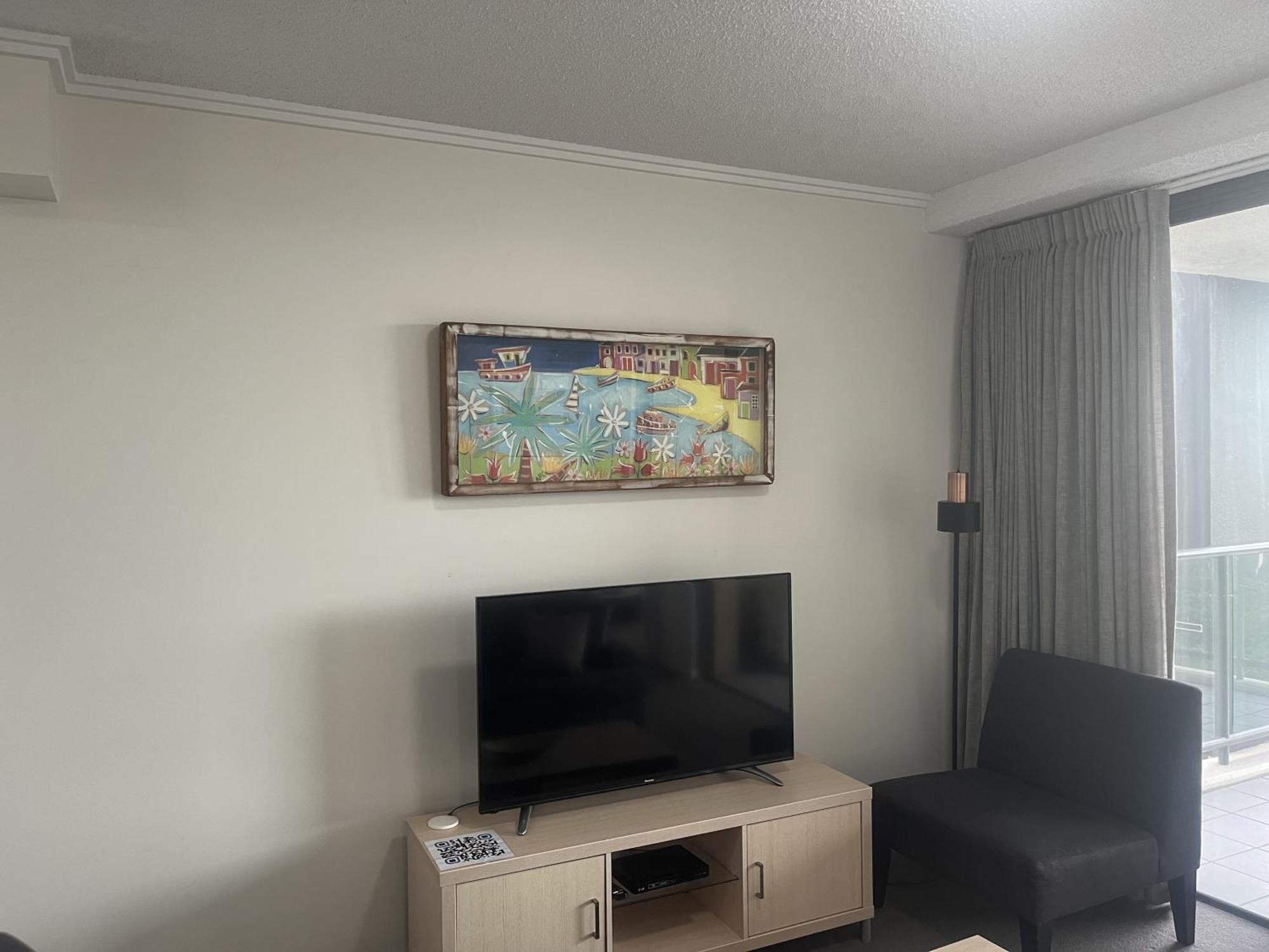 Urban Cbd Elegance With River&botanic Garden Views