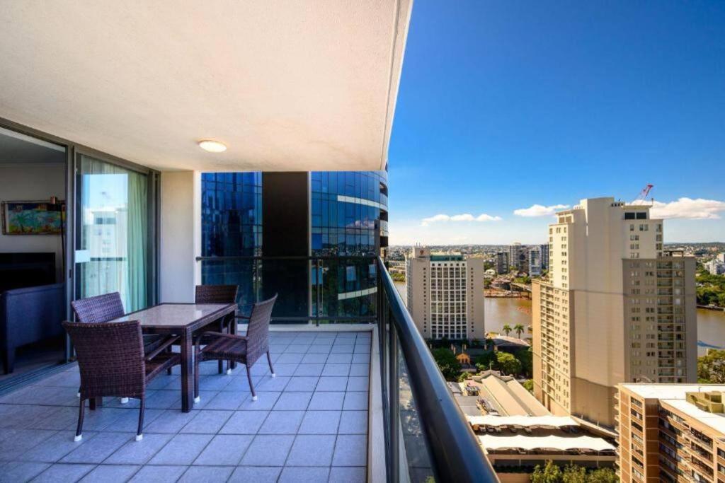 Urban Cbd Elegance With River&botanic Garden Views Apartment