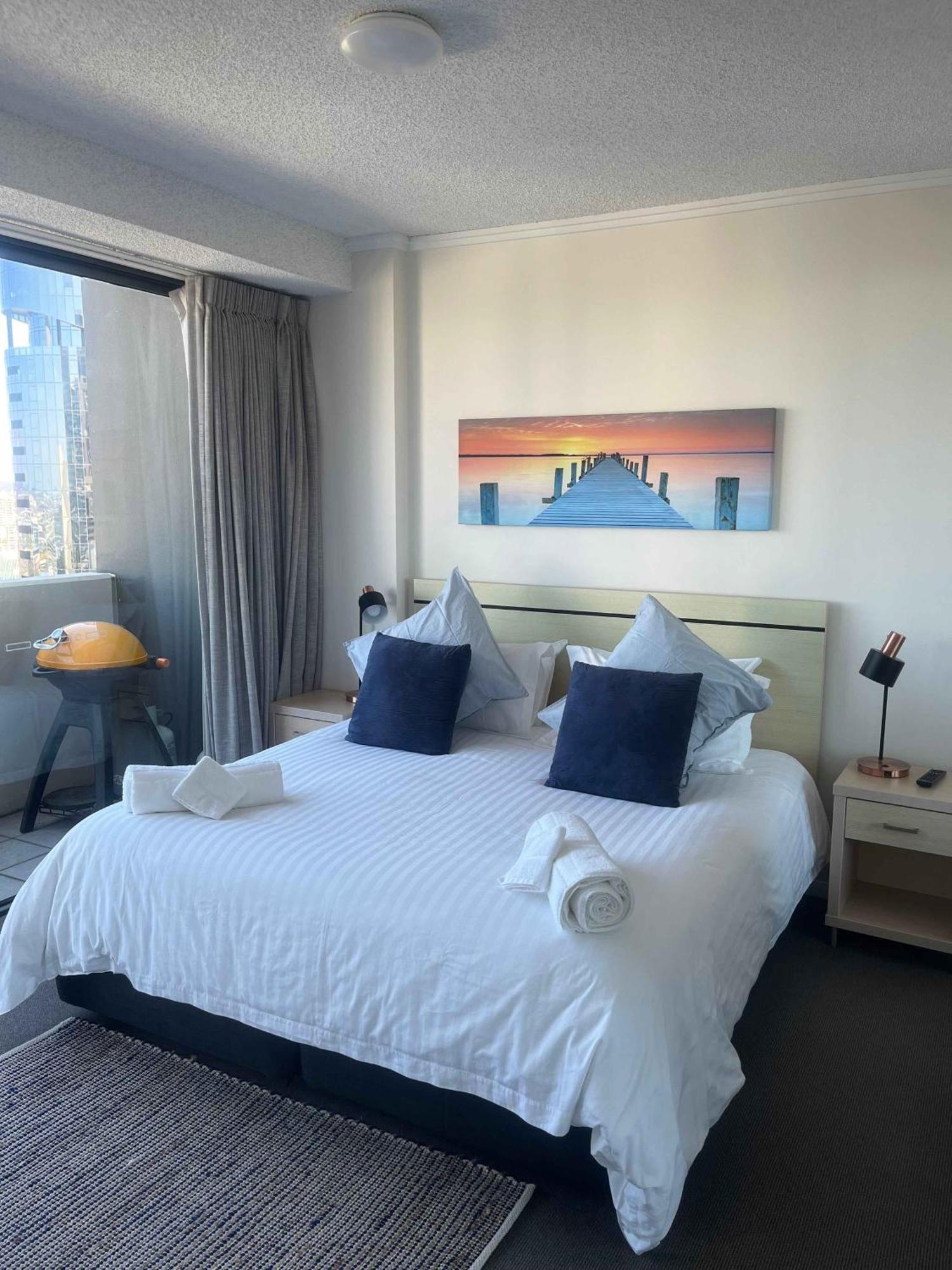 Urban Cbd Elegance With River&botanic Garden Views *