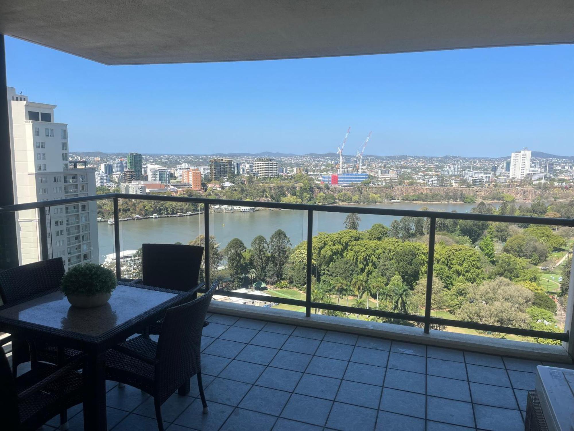 Apartment Urban Cbd Elegance With River&botanic Garden Views *